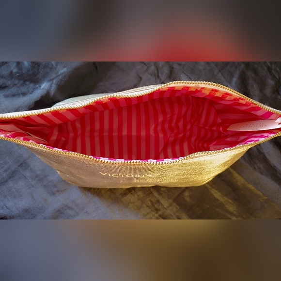 ✨💖 Victoria's Secret - Gold Metallic Zipper Cosmetic Bag – NWT 💖✨ - Picture 8 of 11